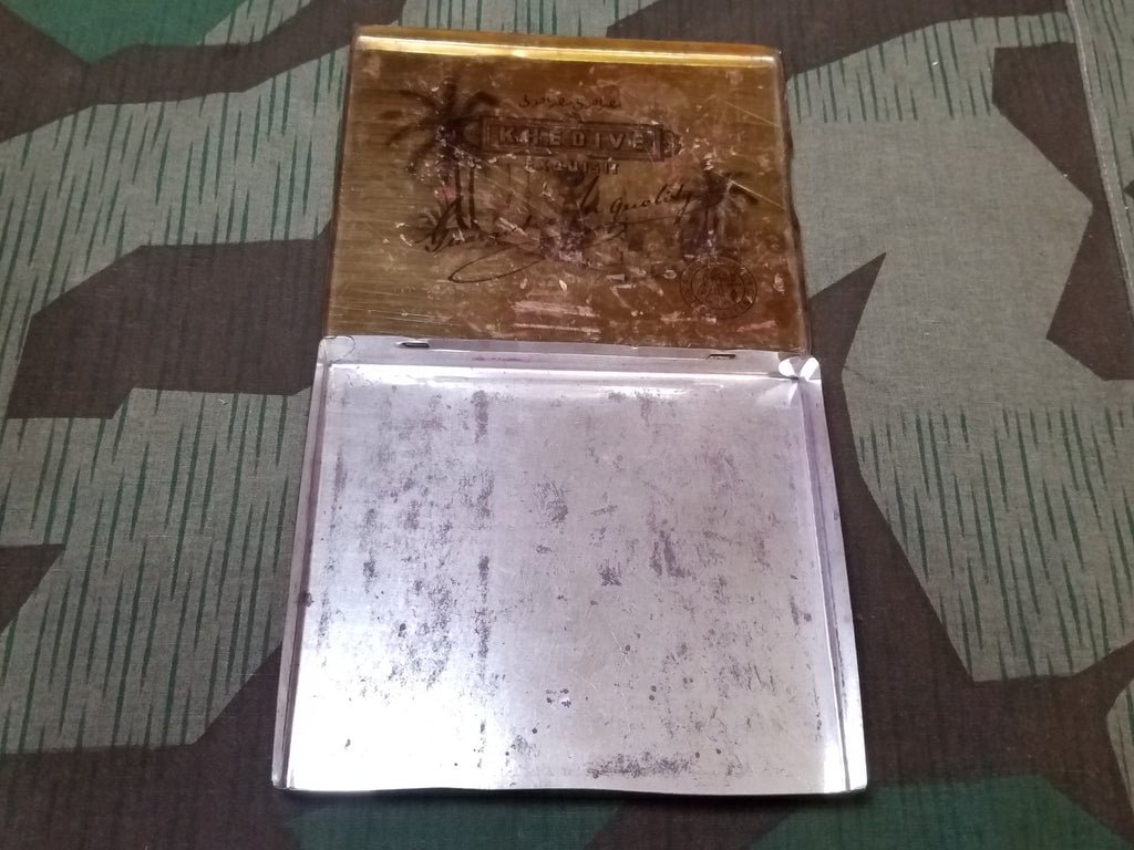 Khedive Exquisit Cigarette Tin — image 3