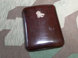 Curved Bakelite 5 Cigar Case w/ Bird