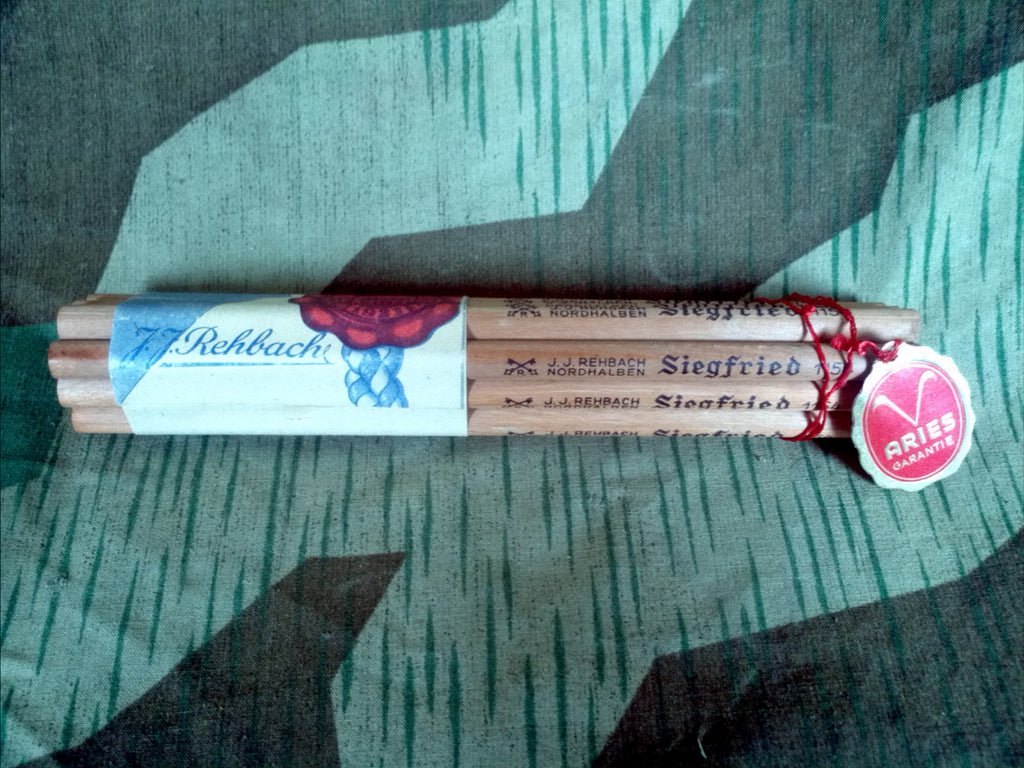 12 Siegfried White Pencils in Packaging — image 4