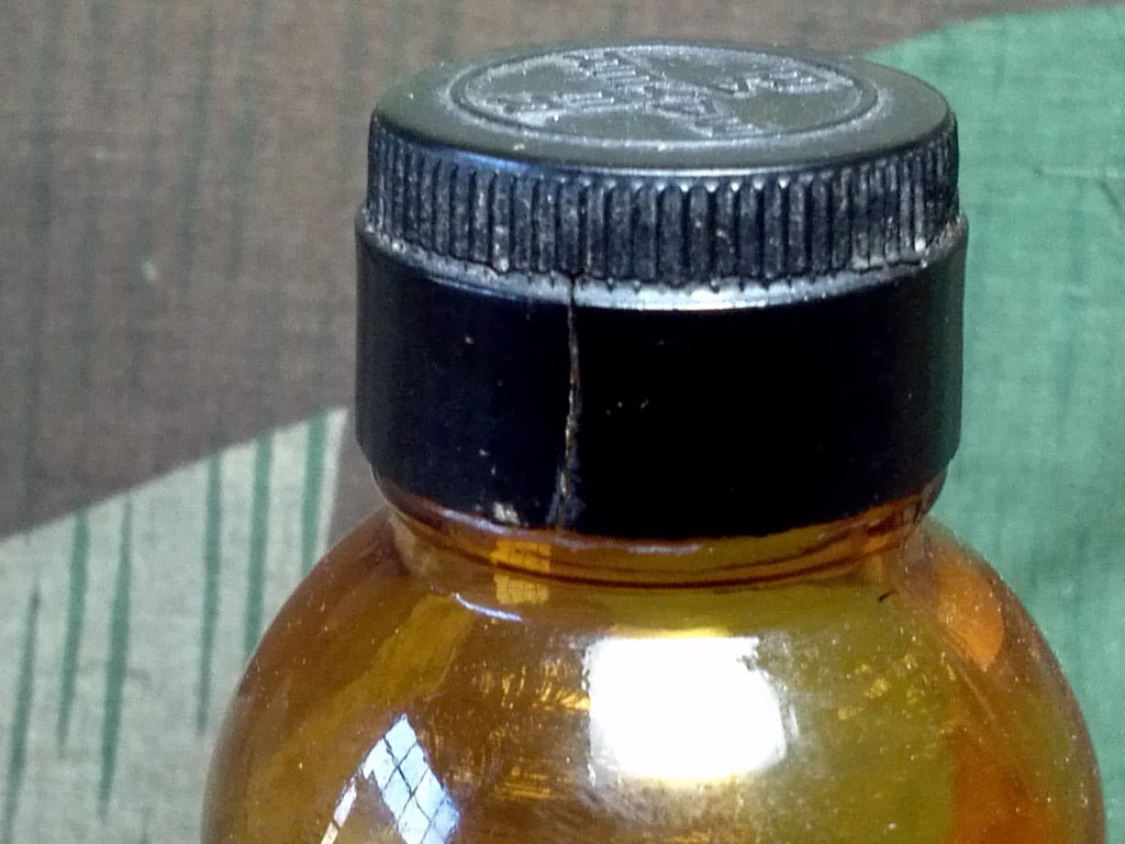 Original Atebrin Anti-Malaria Medication Bottle — image 6