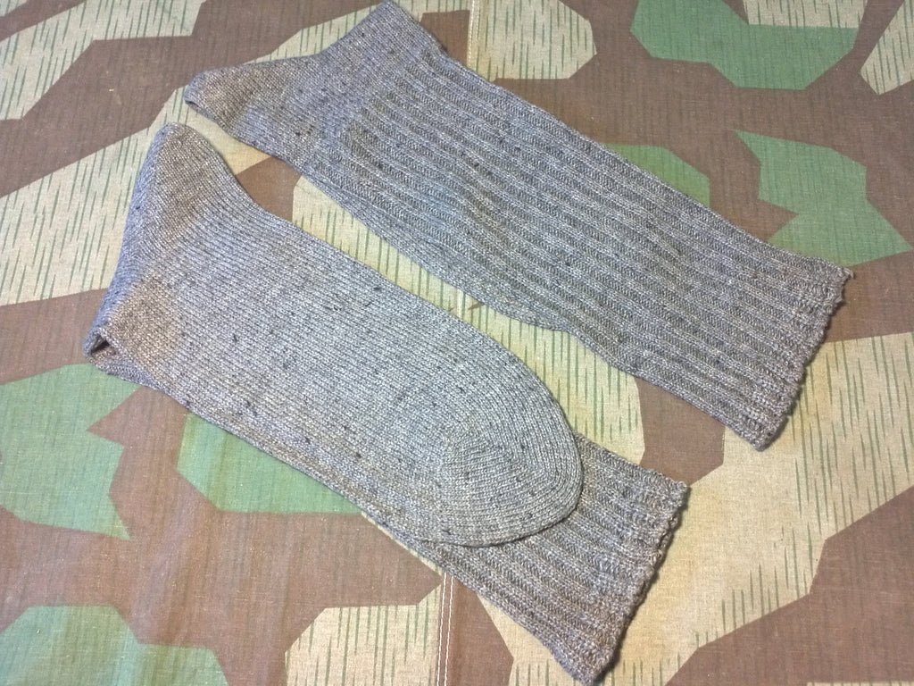 Original German Army Pattern Gray Socks (Size 3) — image 3