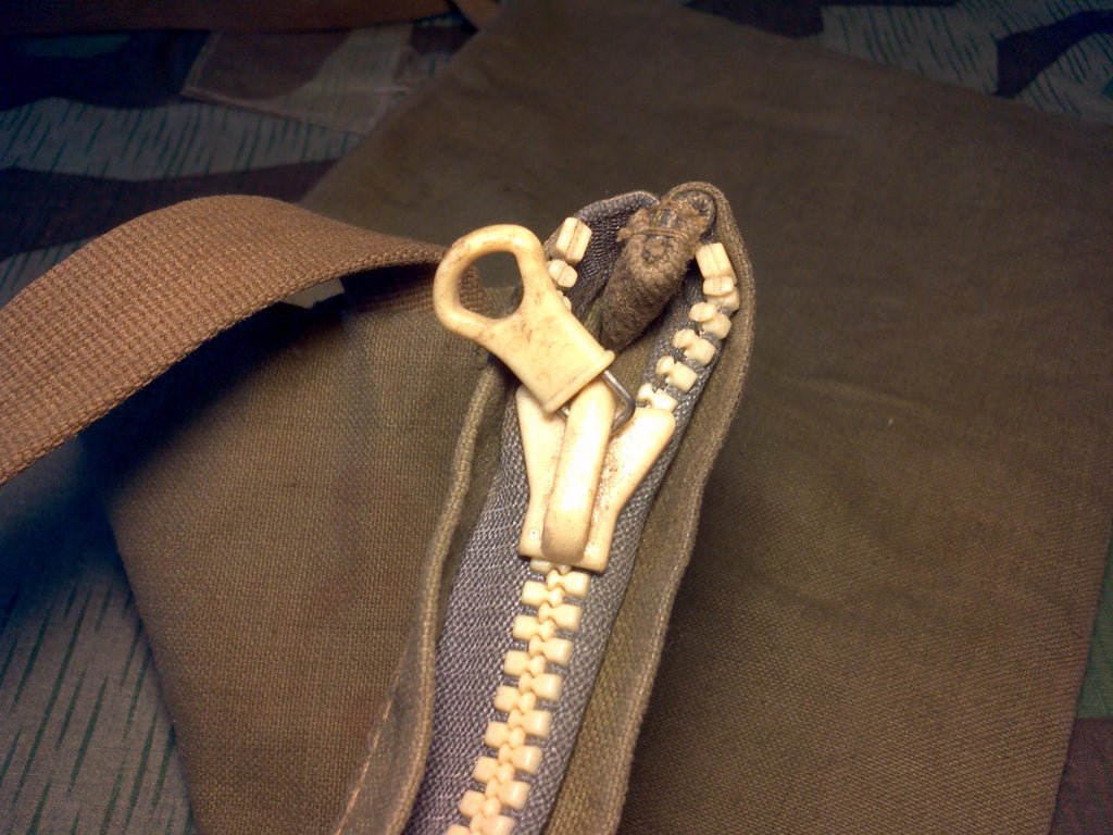 Original Fallschirmjäger German Bag Half RiRi Zipper — image 2