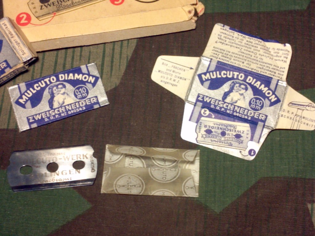 Mulcuto Diamon Razor Box w/ 1 Packet of Razors — image 2