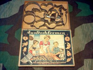1930's Cookie Cutter Set