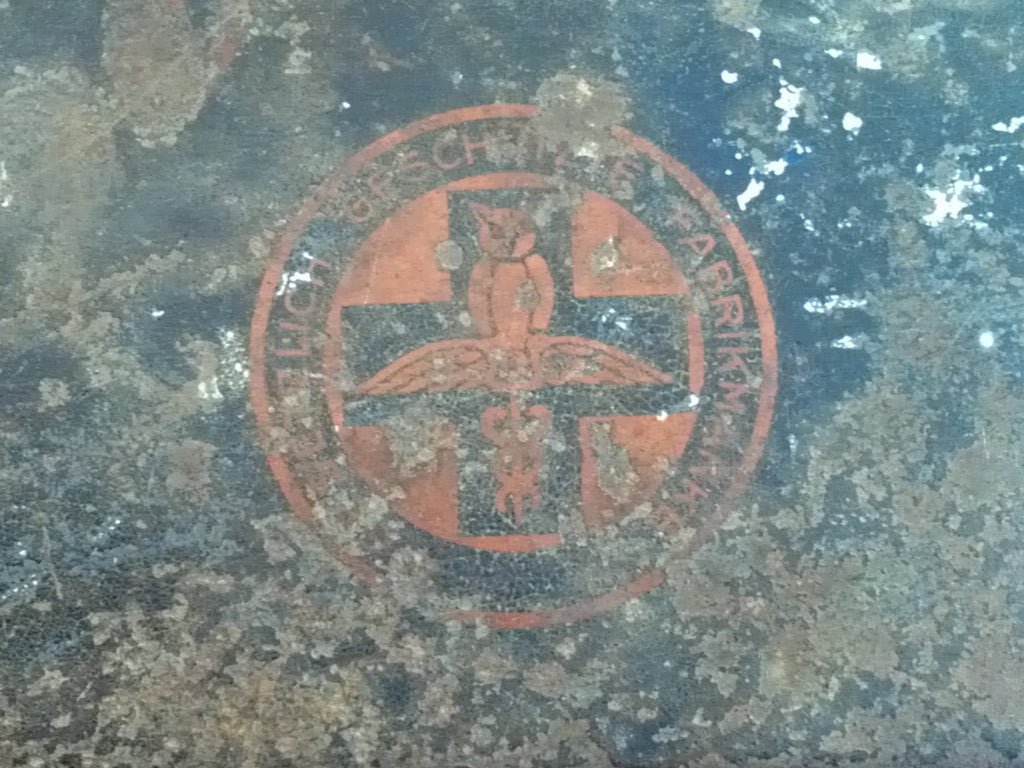 Original 1930s Erste Hilfe First Aid Box — image 2