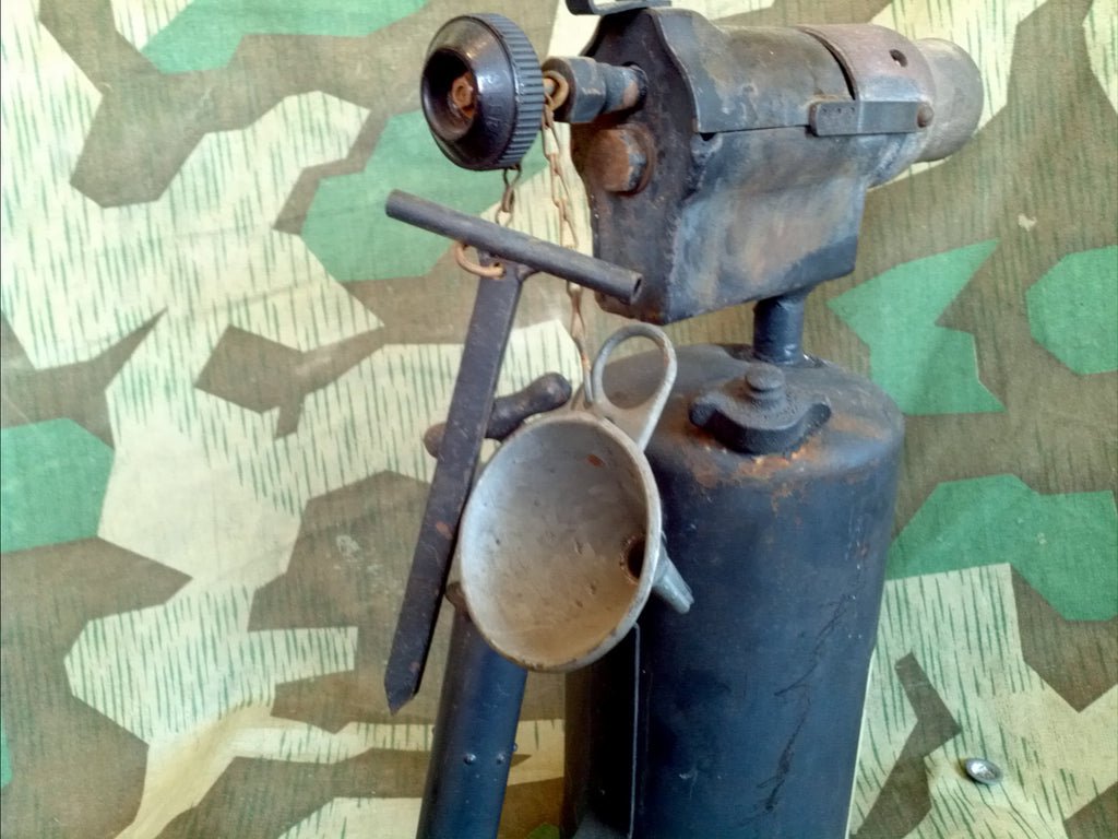 Original Wehrmacht Vehicle Torch — image 3