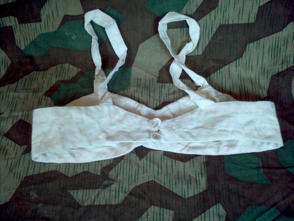 German Pink and White Bra — image 2