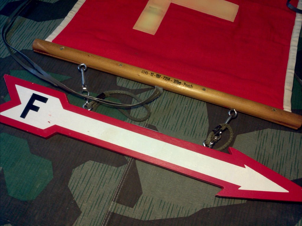 Funkstelle or Fernmeldstelle Communications Sign BW — image 3