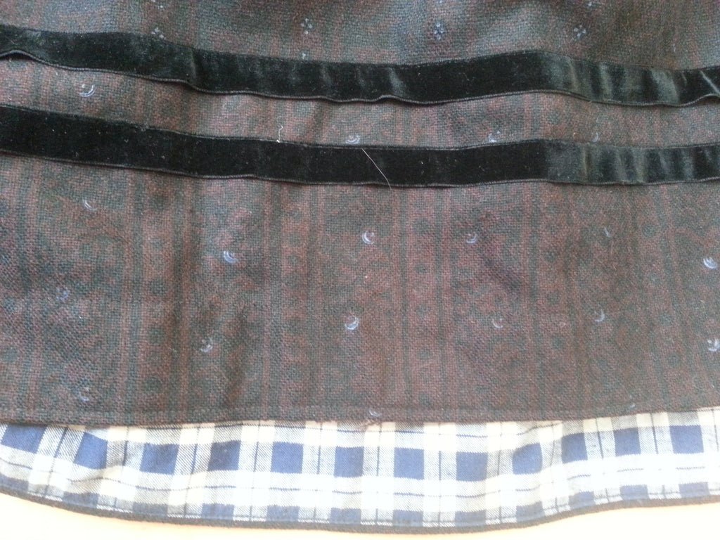 Pre-WWII German Dirndl w/ Painted Skirt(B-32 1/2' W-32'--) — image 12