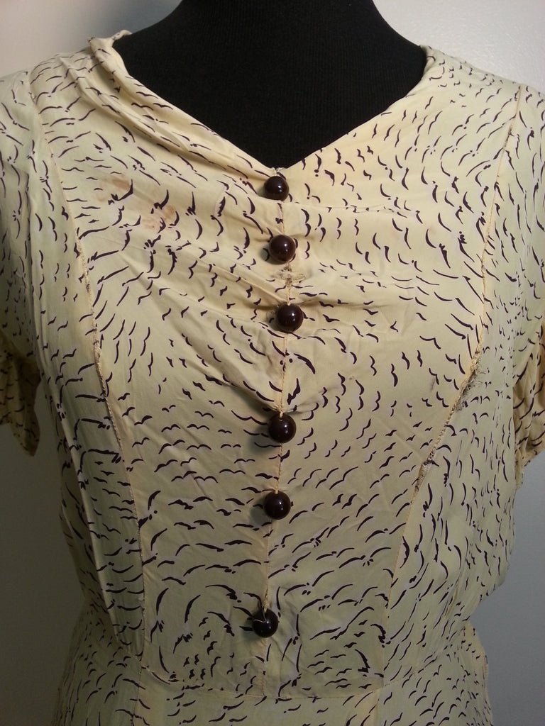 Pale Yellow Button Dress(38'-28'-35 1/2') — image 2