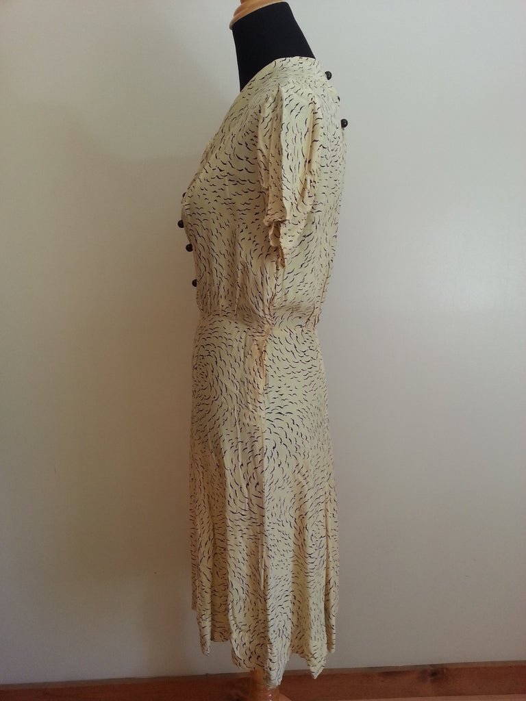 Pale Yellow Button Dress(38'-28'-35 1/2') — image 3