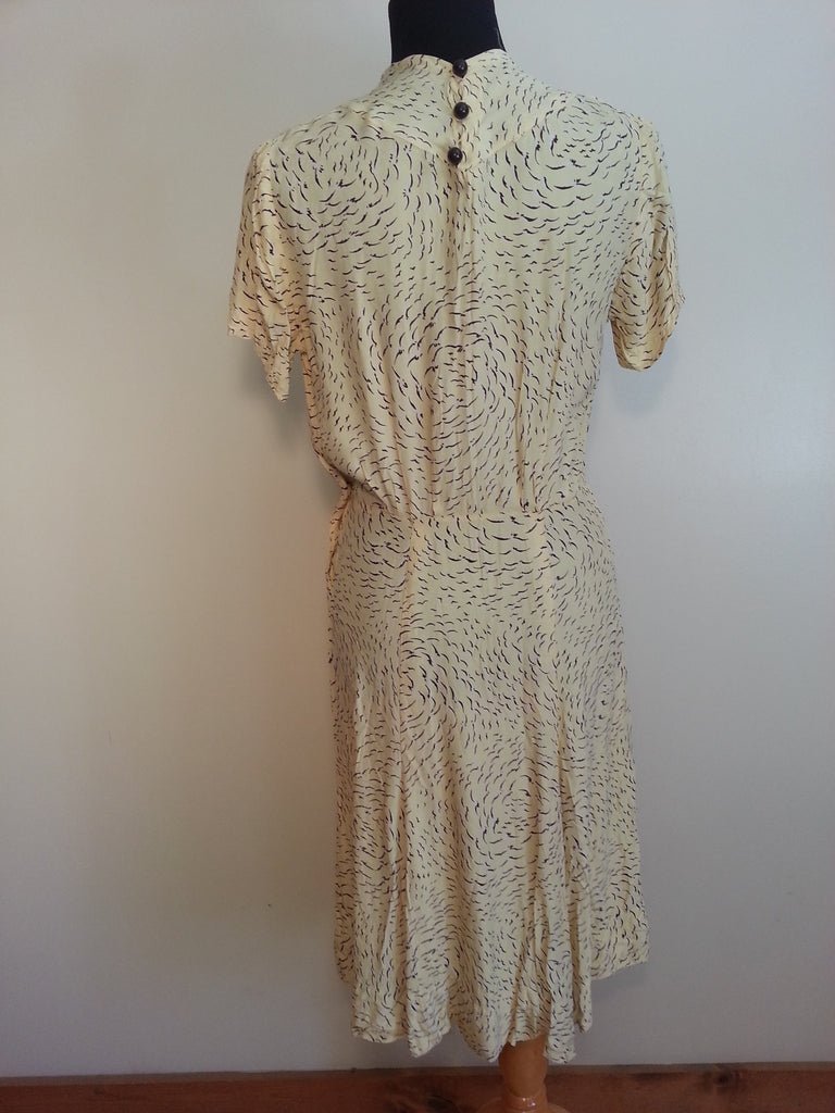 Pale Yellow Button Dress(38'-28'-35 1/2') — image 4