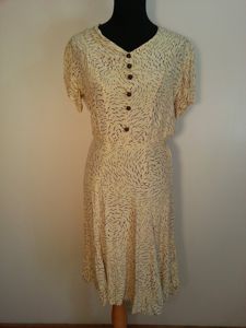 Pale Yellow Button Dress(38'-28'-35 1/2')