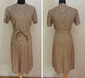 German Green/Brown Dress - Buttons in the Back(B-39' W-32' H-38')