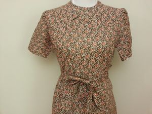 German Orange/Brown Dress - Buttons in the Back(B-38' W-32' H-39')