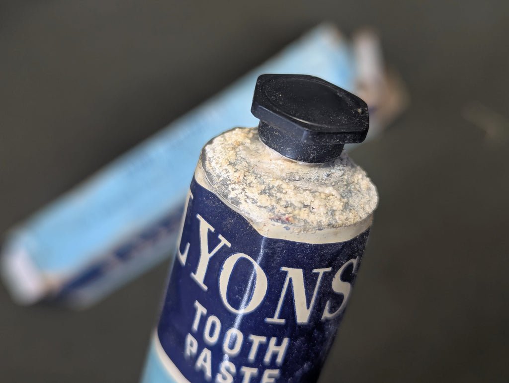Lyons Toothpaste in Box (Full) — image 5