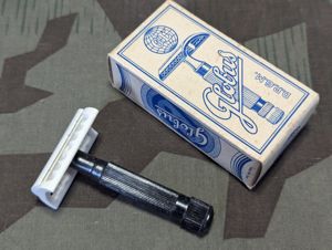 Original Globus D.R.G.M. Razor in Box