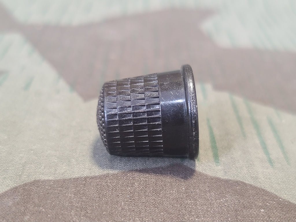 Bakelite Thimble 'Finger Hat' (Larger Size) — image 2