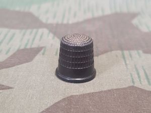 Bakelite Thimble 'Finger Hat' (Larger Size)