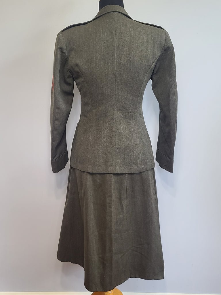 Women's US Marines Uniform: Jacket and Skirt — image 2