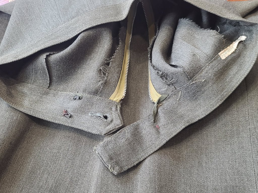 Women's US Marines Uniform: Jacket and Skirt — image 29