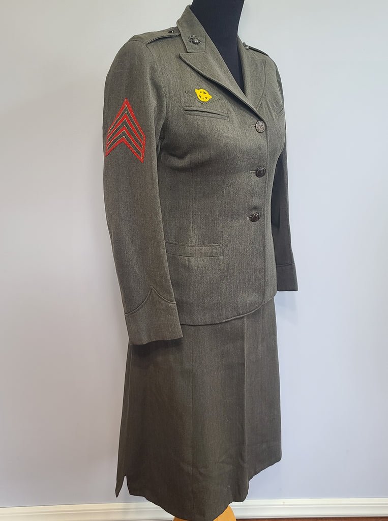 Women's US Marines Uniform: Jacket and Skirt — image 3