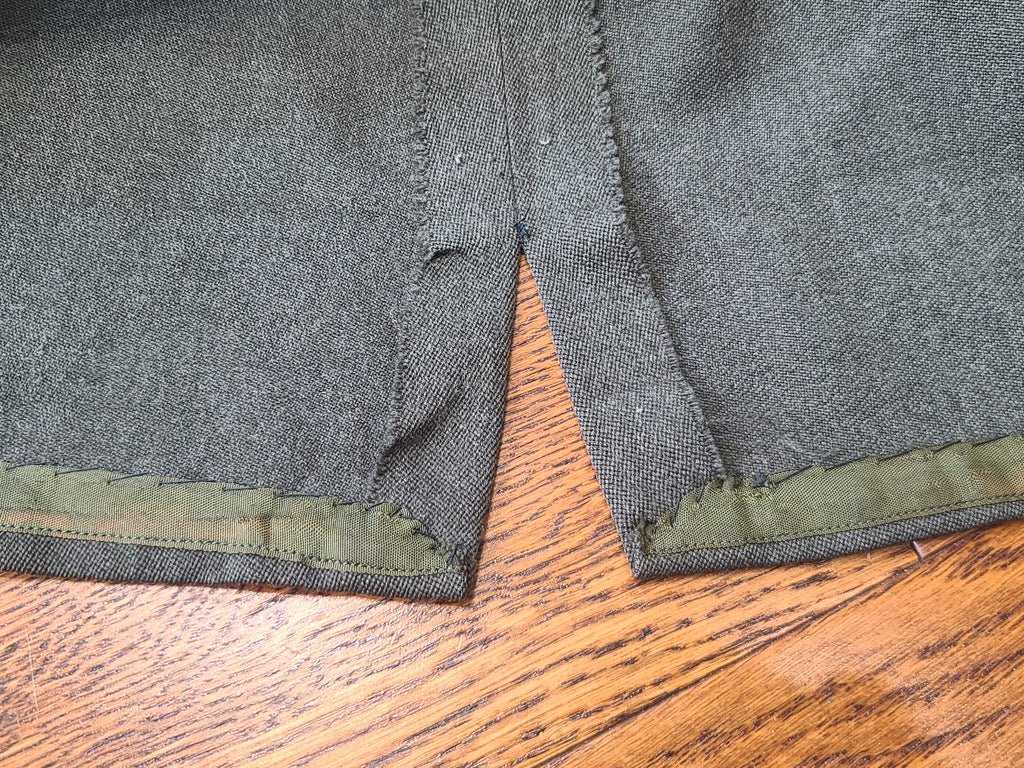 Women's US Marines Uniform: Jacket and Skirt — image 30