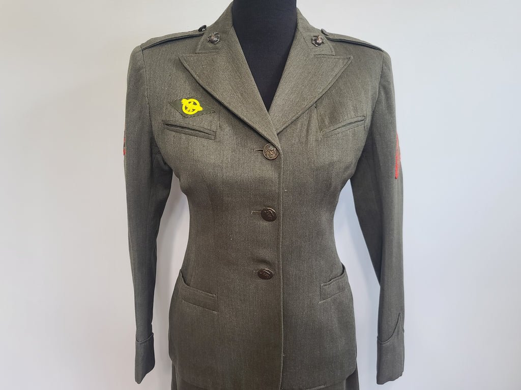 Women's US Marines Uniform: Jacket and Skirt — image 5