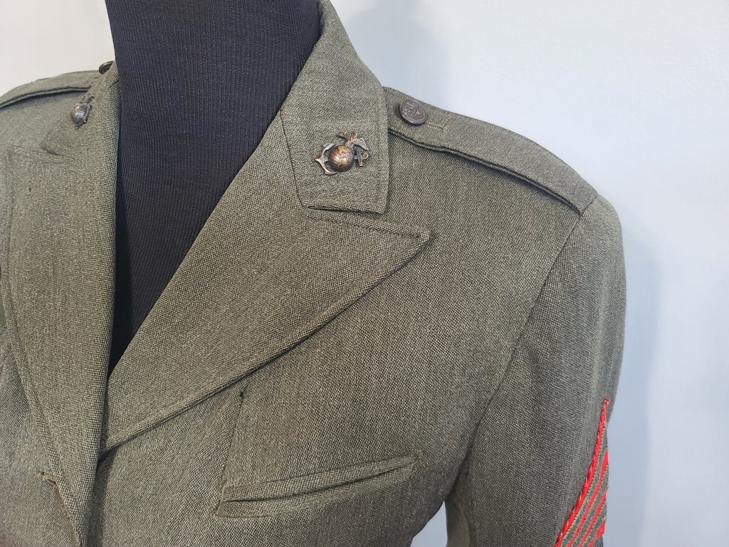 Women's US Marines Uniform: Jacket and Skirt — image 6