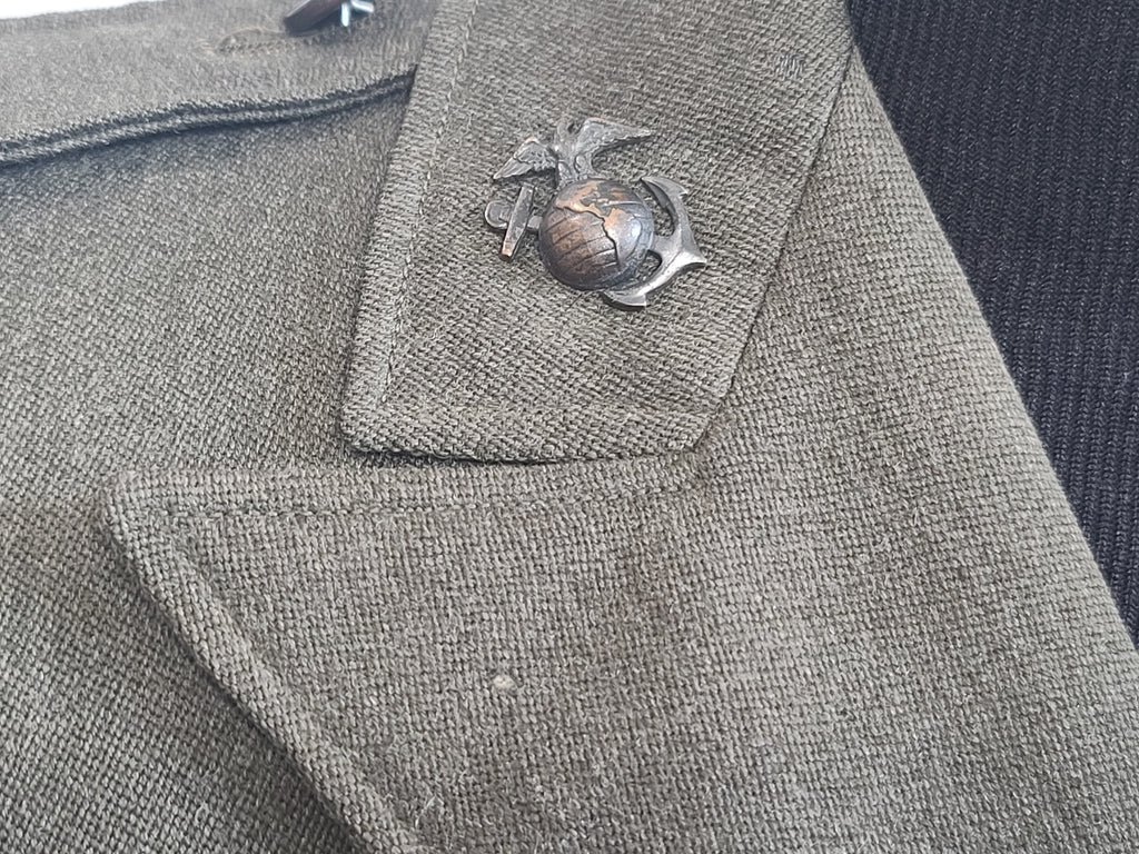 Women's US Marines Uniform: Jacket and Skirt — image 7