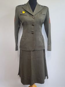 Women's US Marines Uniform: Jacket and Skirt