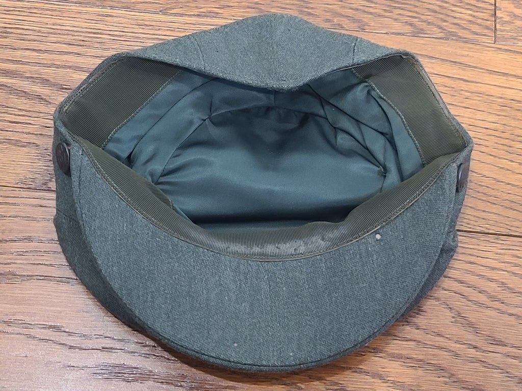 USMC Women's Service Hat with Bakelite Insignia — image 11