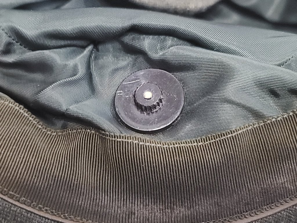 USMC Women's Service Hat with Bakelite Insignia — image 16