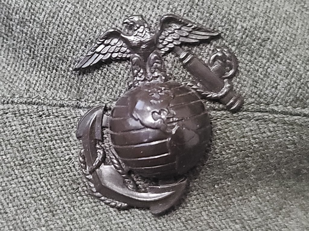 USMC Women's Service Hat with Bakelite Insignia — image 17