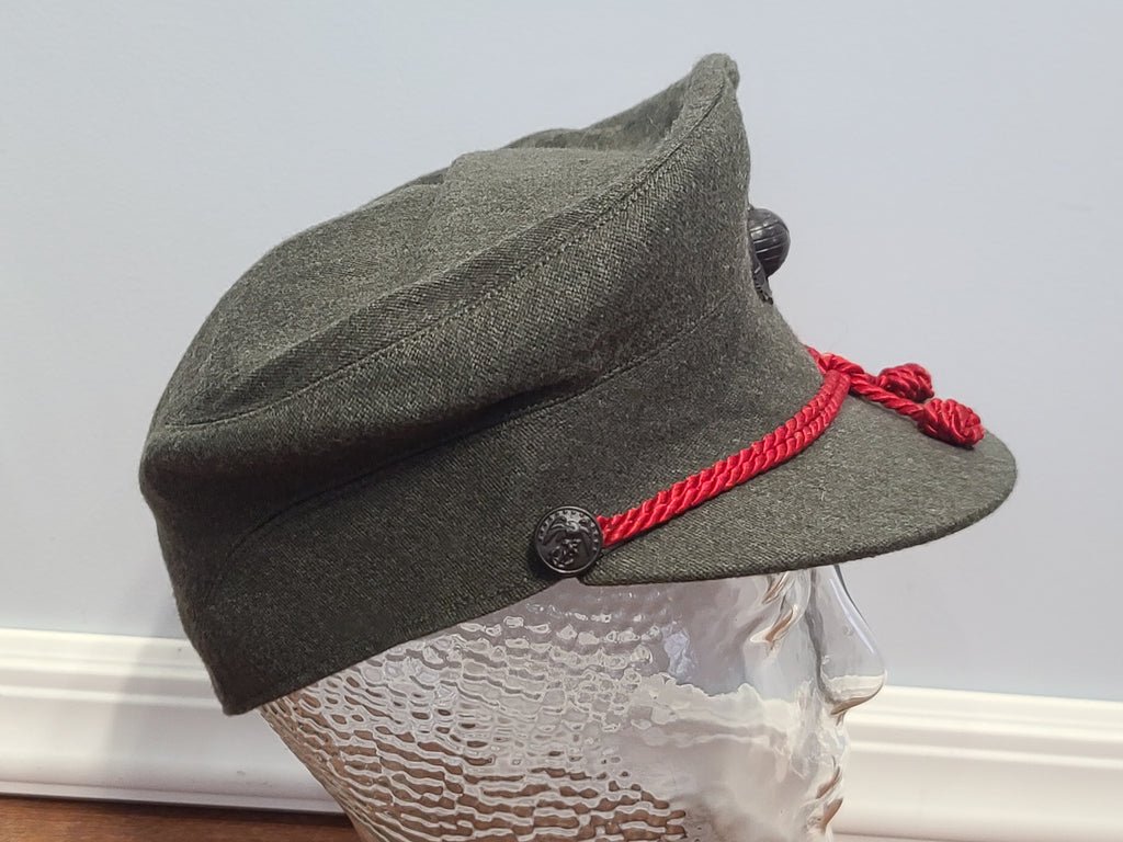 USMC Women's Service Hat with Bakelite Insignia — image 5