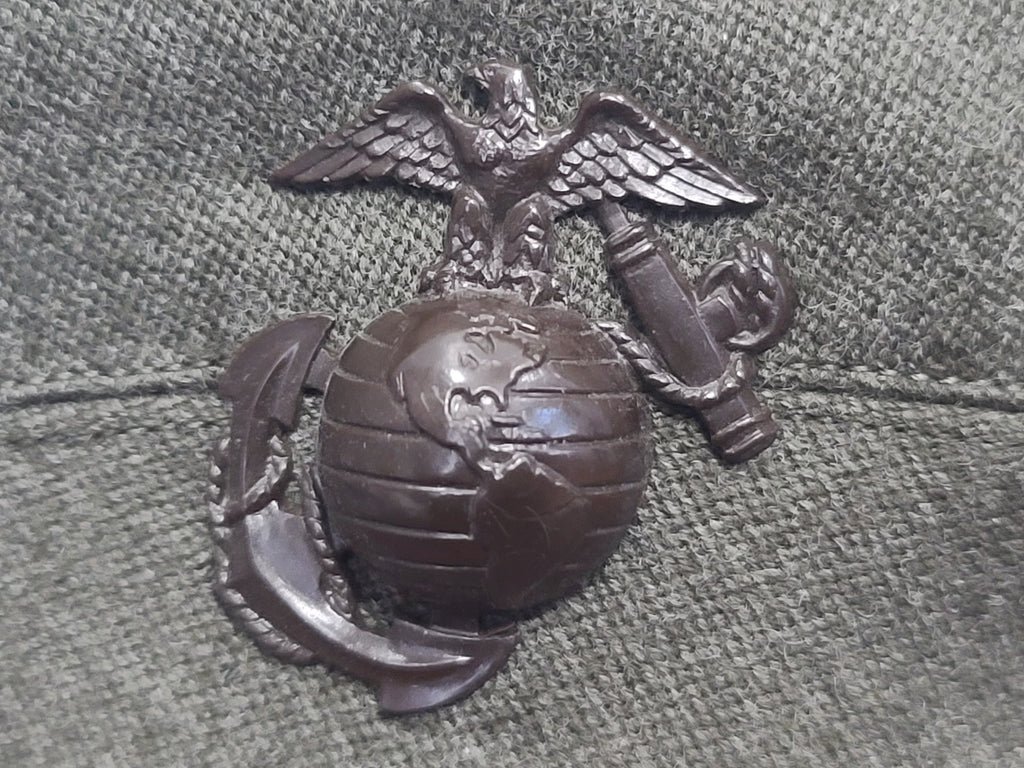 USMC Women's Service Hat with Bakelite Insignia — image 6