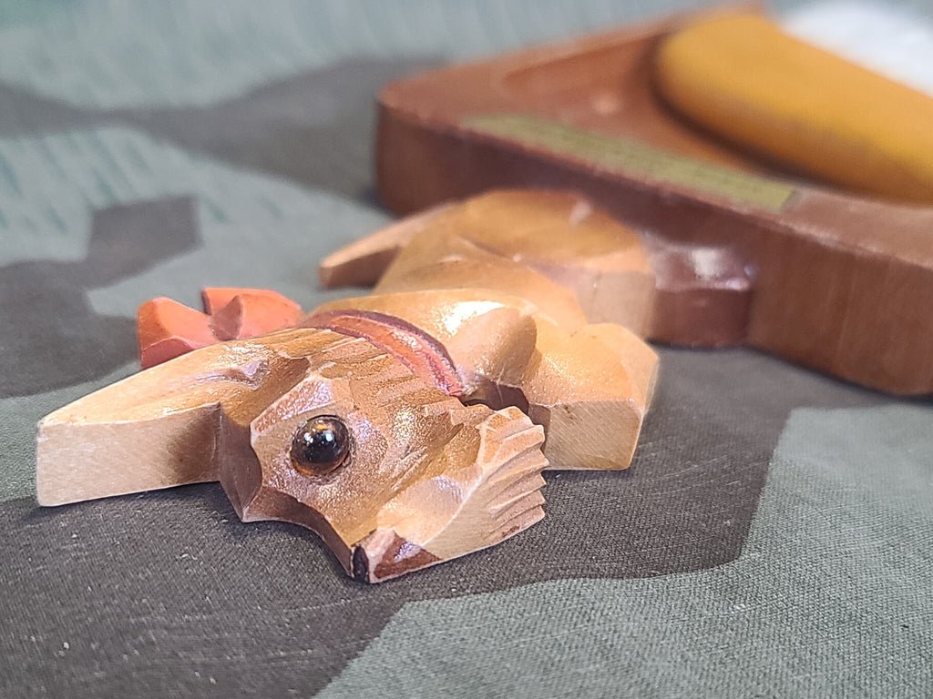 Wooden Scottie Dog Tabletop Brush & Dustpan — image 10