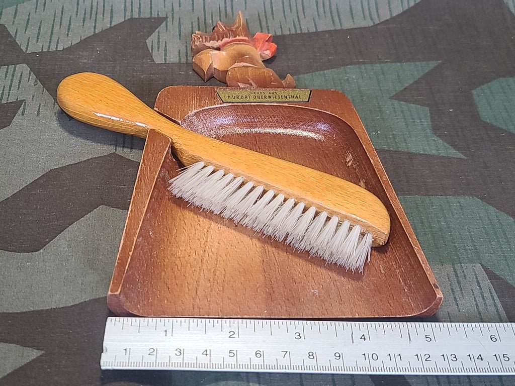 Wooden Scottie Dog Tabletop Brush & Dustpan — image 8