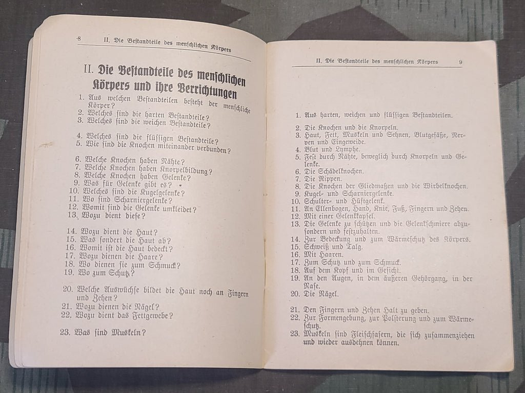 Wie Helfe Ich? First Aid Book 1939 with Feldpost Number (and Poison Gas Info) — image 7