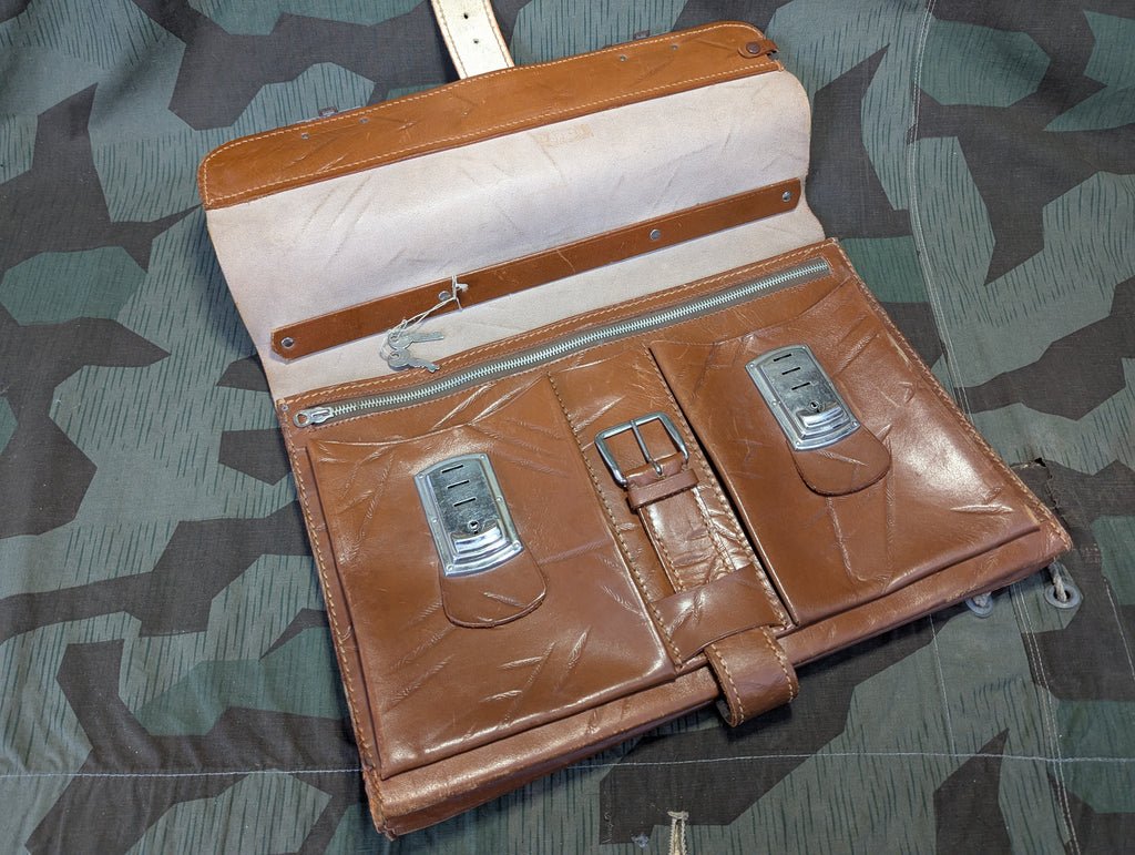 Exquisite Original German Leather Briefcase — image 10
