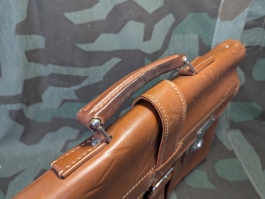 Exquisite Original German Leather Briefcase — image 3