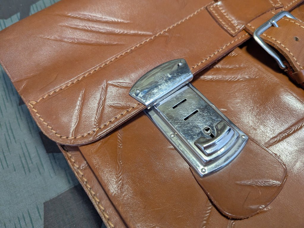 Exquisite Original German Leather Briefcase — image 4