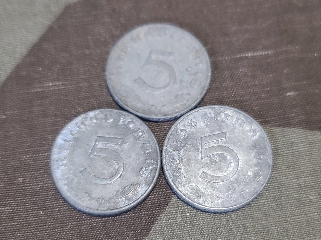 Lederhosen Novelty Change Purse with Coins Ostseebad Kühlungsborn — image 10