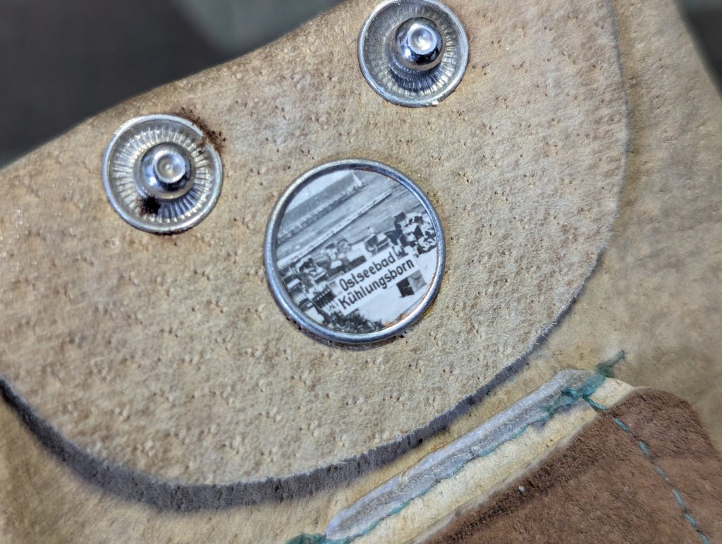 Lederhosen Novelty Change Purse with Coins Ostseebad Kühlungsborn — image 5