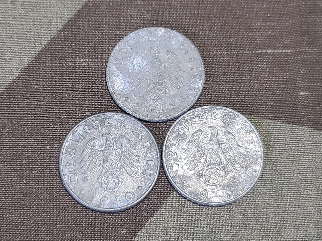 Lederhosen Novelty Change Purse with Coins Ostseebad Kühlungsborn — image 9