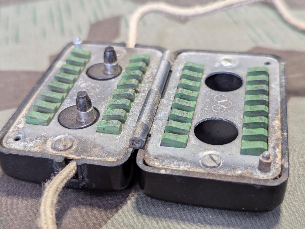 Sieger Bakelite Razor Blade Sharpener — image 4