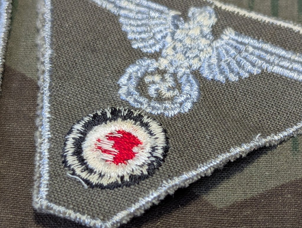 Original Wehrmacht Hat Trapezoid Late War Insignia — image 3