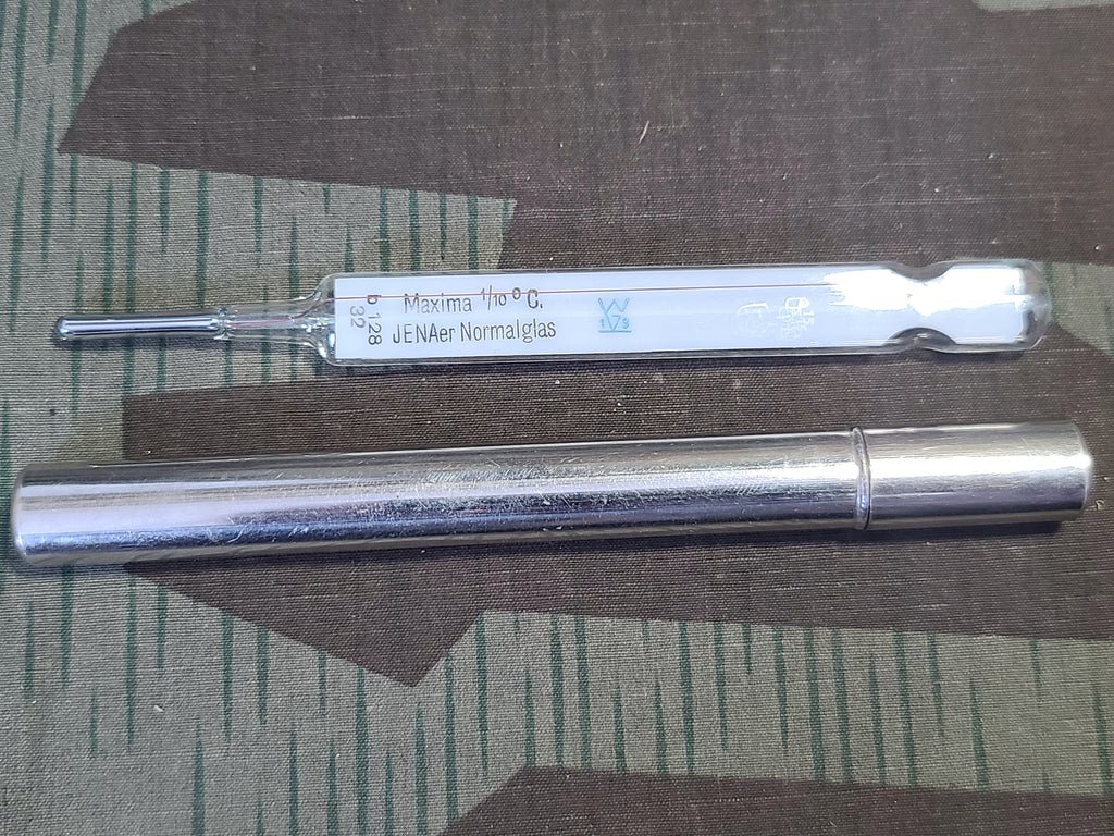 Verbandkasten with Contents — image 12