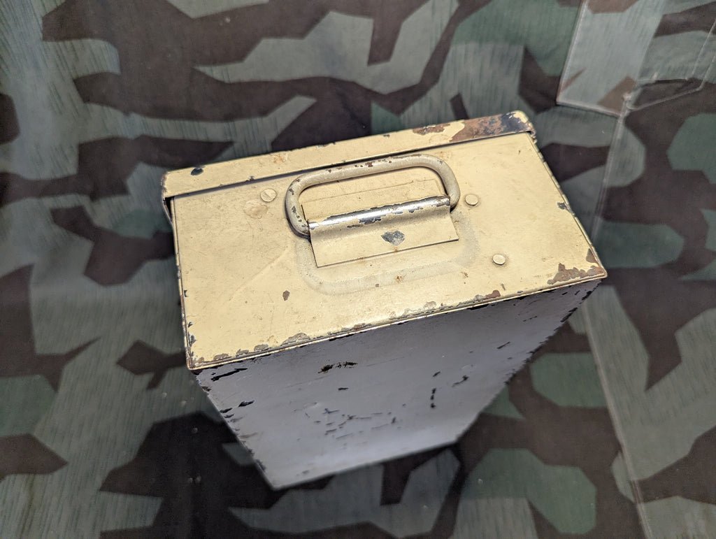 Verbandkasten with Contents — image 17