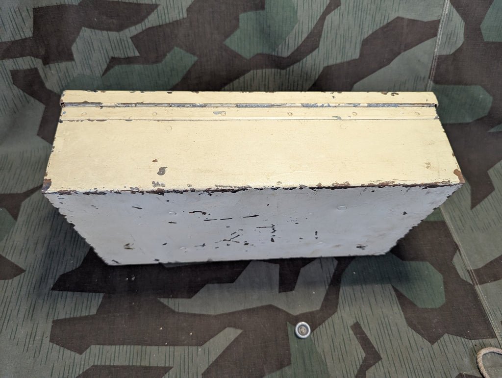 Verbandkasten with Contents — image 18